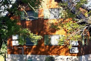 هتل Tesla's Gastro House Plitvice