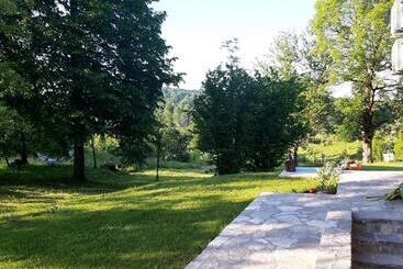 هتل Tesla's Gastro House Plitvice