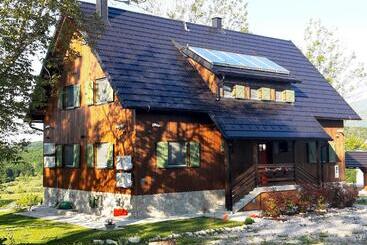 هتل Tesla's Gastro House Plitvice
