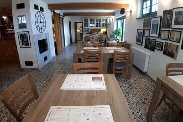 هتل Tesla's Gastro House Plitvice