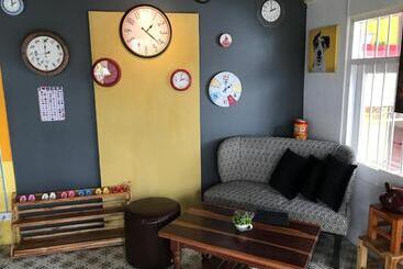 پانسیون Gate 14 Inn