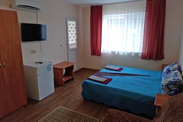 پانسیون Guest House Yuzhniy