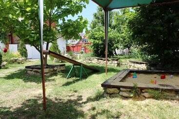 پانسیون Guest House Yuzhniy