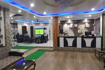 استراحتگاه Ziro Palace Inn