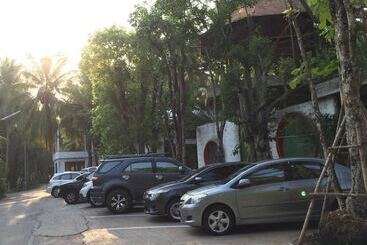 هتل Amphawa Club