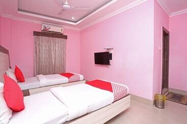 هتل Benjamin By Oyo Rooms