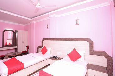 هتل Benjamin By Oyo Rooms