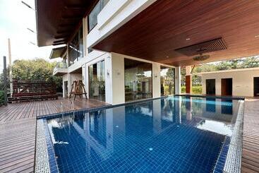 هتل Damnoen Care Resort