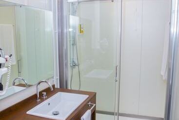 هتل Dunia Hôtel Ouagadougou Loumbila