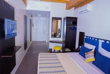 هتل Dunia Hôtel Ouagadougou Loumbila