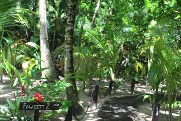 هتل Little Corn Beach And Bungalow