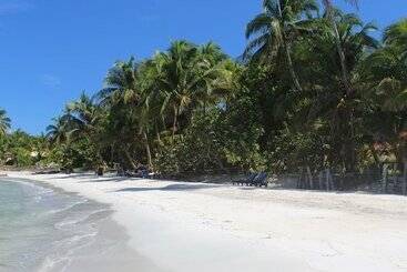 هتل Little Corn Beach And Bungalow