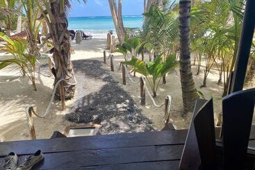 هتل Little Corn Beach And Bungalow