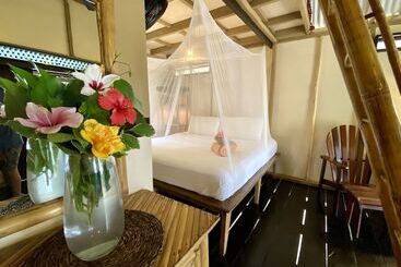 هتل Little Corn Beach And Bungalow