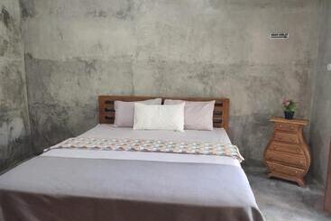 ベッドアンドブレックファースト Watukarung Ristu Homestay