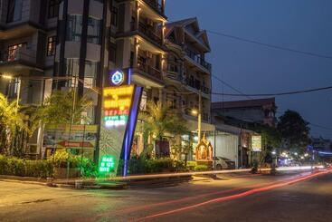 Hak Huot Hotel I