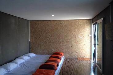 هتل Cherburi Homestay