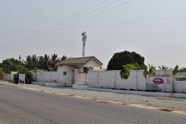 هتل Chrisma Courts