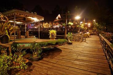 هتل Country Lake View