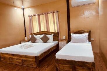هتل Loboc Cool River Resort