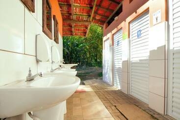 هتل Velinn Camping Ilhabela