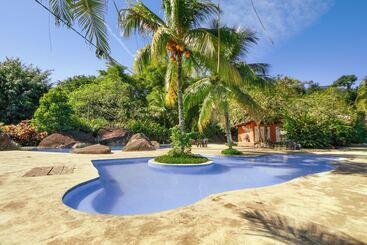 هتل Velinn Camping Ilhabela