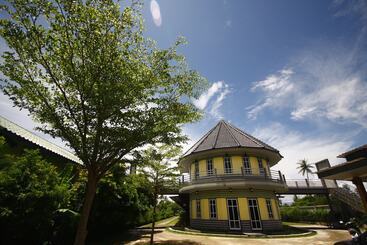 هتل Wangthong Beach Resort