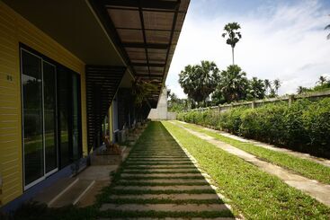 هتل Wangthong Beach Resort