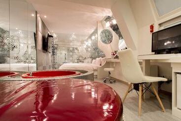 Aria Motel