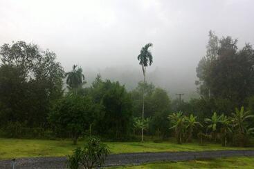 هتل Baan Pennee