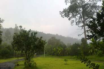 هتل Baan Pennee