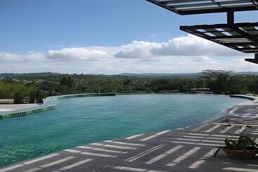 هتل Breeze Hill Resort