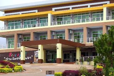 هتل Breeze Hill Resort