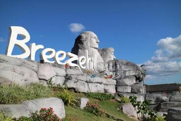 هتل Breeze Hill Resort