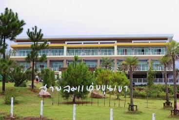 هتل Breeze Hill Resort