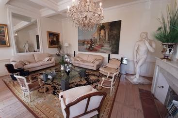 בית מלון כפרי Enchanting Apartment In Marquefave With Private Whirlpool