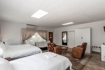هتل Graceland Conference And Lifestyle Centre