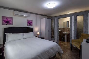 هتل Graceland Conference And Lifestyle Centre