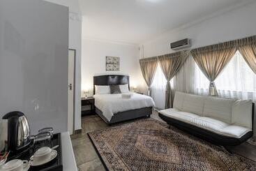 هتل Graceland Conference And Lifestyle Centre