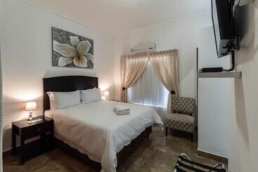 هتل Graceland Conference And Lifestyle Centre