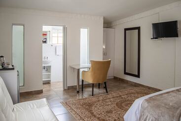هتل Graceland Conference And Lifestyle Centre