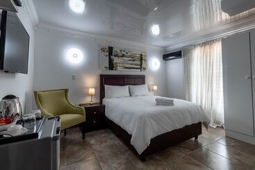 هتل Graceland Conference And Lifestyle Centre