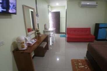 هتل Hi Tech Resort