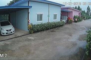 هتل Hi Tech Resort