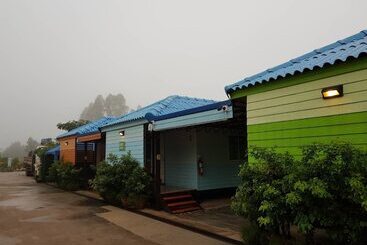 هتل Hi Tech Resort