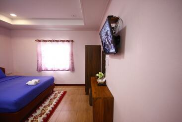 هتل Hi Tech Resort