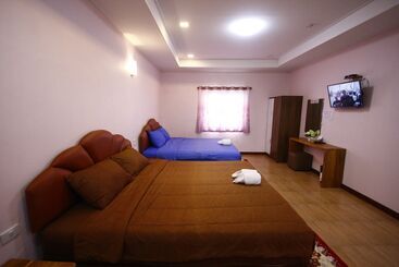 هتل Hi Tech Resort