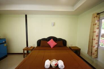 هتل Hi Tech Resort
