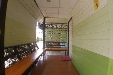 هتل Hi Tech Resort