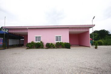 هتل Hi Tech Resort